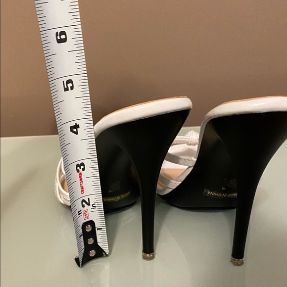 NWOT: Size 6/36 Heeled Sandals - Picture 5 of 5